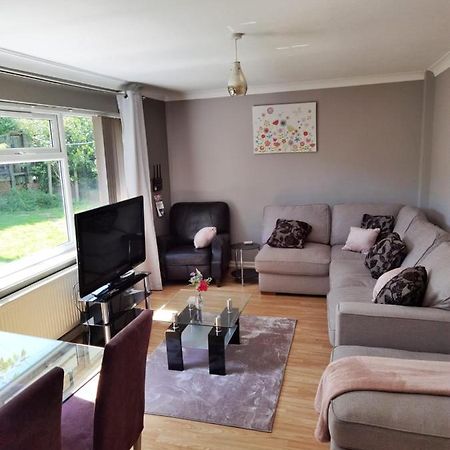 Fourth Avenue, Lovely Bungalow Available For Guests And Contractors Parking Wifi Nottingham Esterno foto