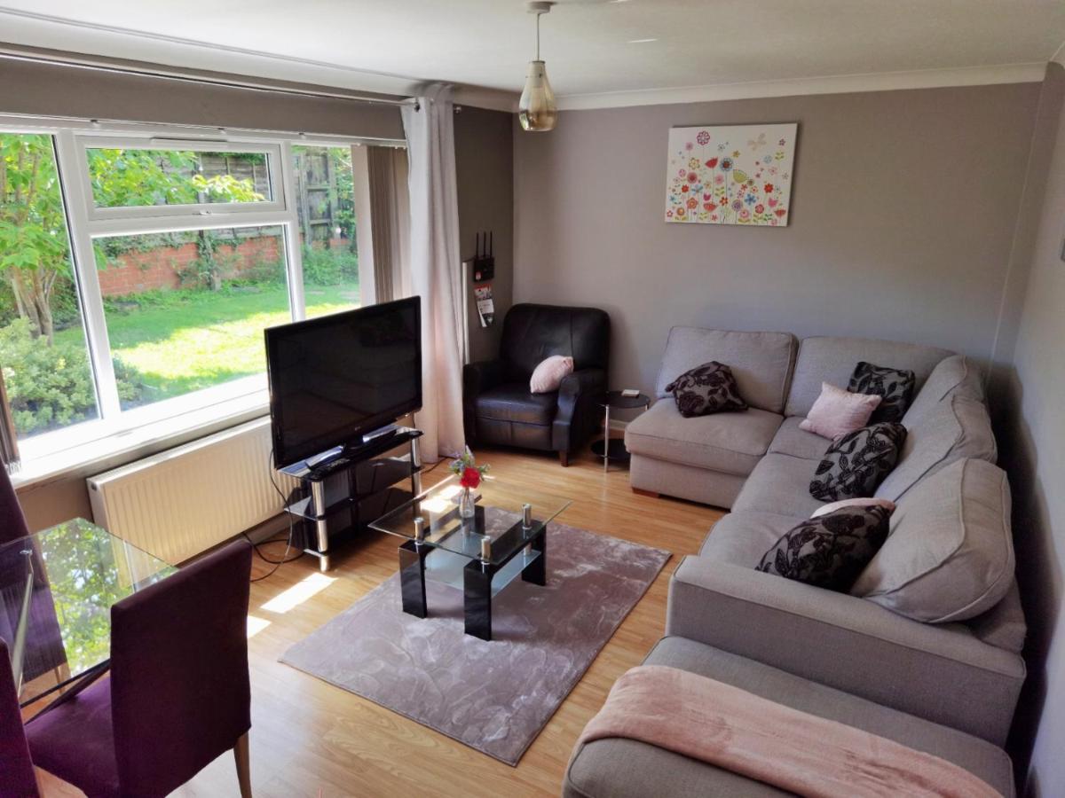 Fourth Avenue, Lovely Bungalow Available For Guests And Contractors Parking Wifi Nottingham Esterno foto