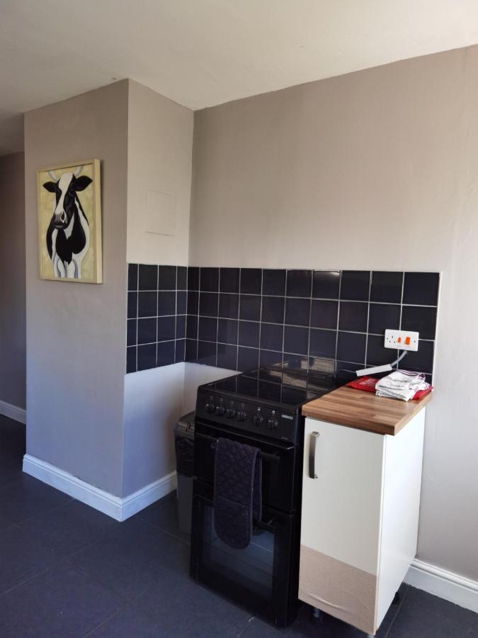 Fourth Avenue, Lovely Bungalow Available For Guests And Contractors Parking Wifi Nottingham Esterno foto