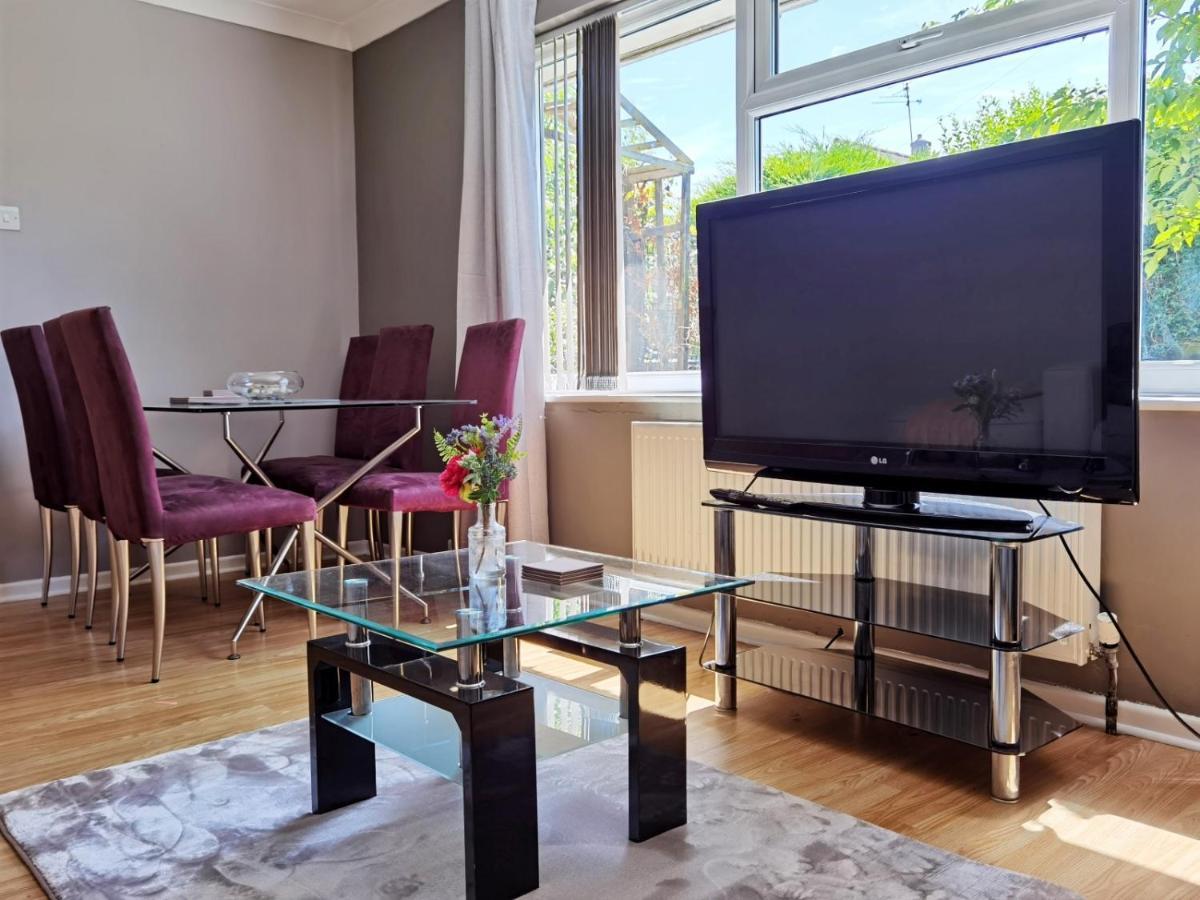 Fourth Avenue, Lovely Bungalow Available For Guests And Contractors Parking Wifi Nottingham Esterno foto