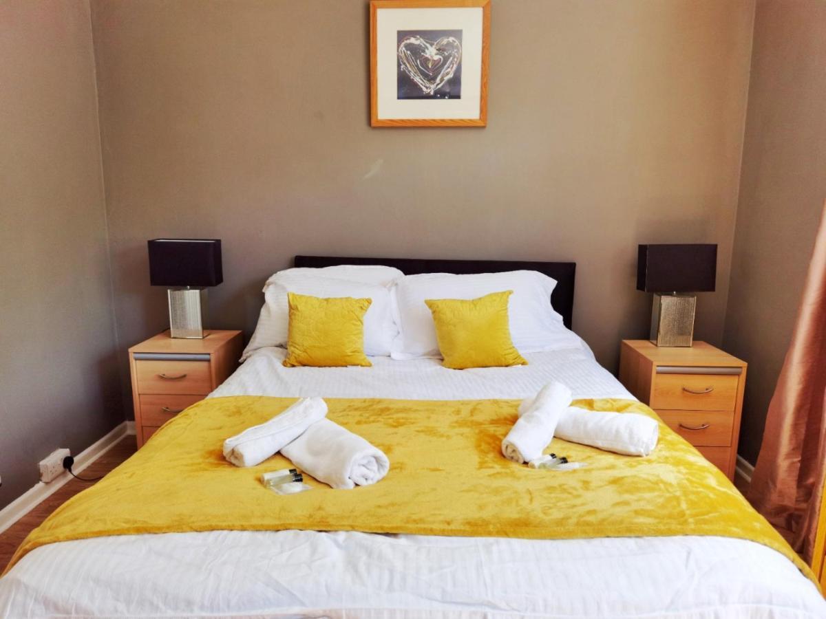 Fourth Avenue, Lovely Bungalow Available For Guests And Contractors Parking Wifi Nottingham Esterno foto