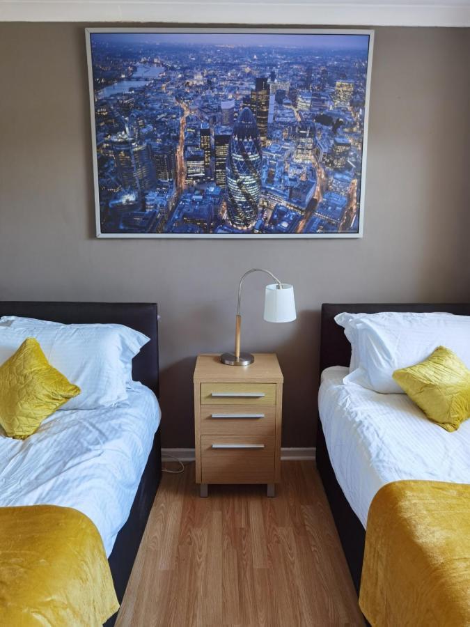 Fourth Avenue, Lovely Bungalow Available For Guests And Contractors Parking Wifi Nottingham Esterno foto