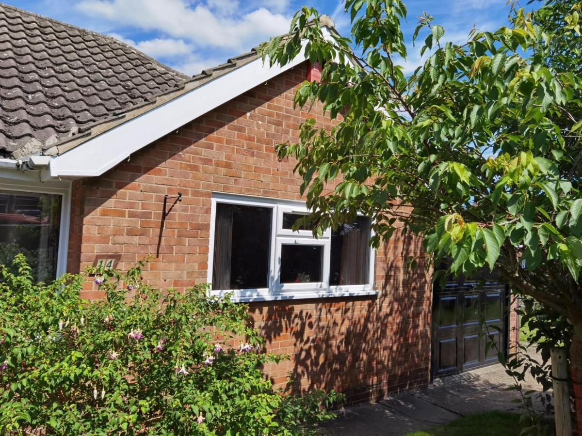 Fourth Avenue, Lovely Bungalow Available For Guests And Contractors Parking Wifi Nottingham Esterno foto