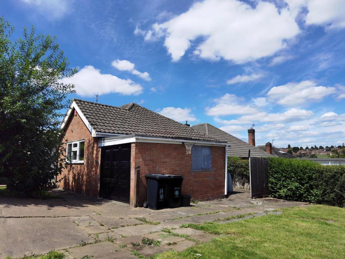 Fourth Avenue, Lovely Bungalow Available For Guests And Contractors Parking Wifi Nottingham Esterno foto