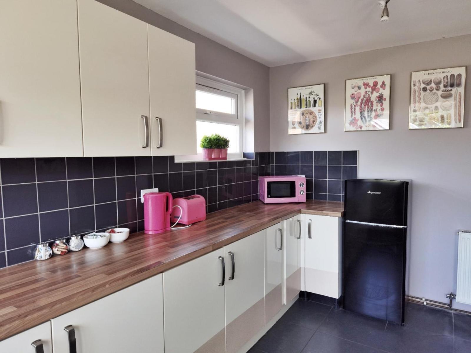 Fourth Avenue, Lovely Bungalow Available For Guests And Contractors Parking Wifi Nottingham Esterno foto